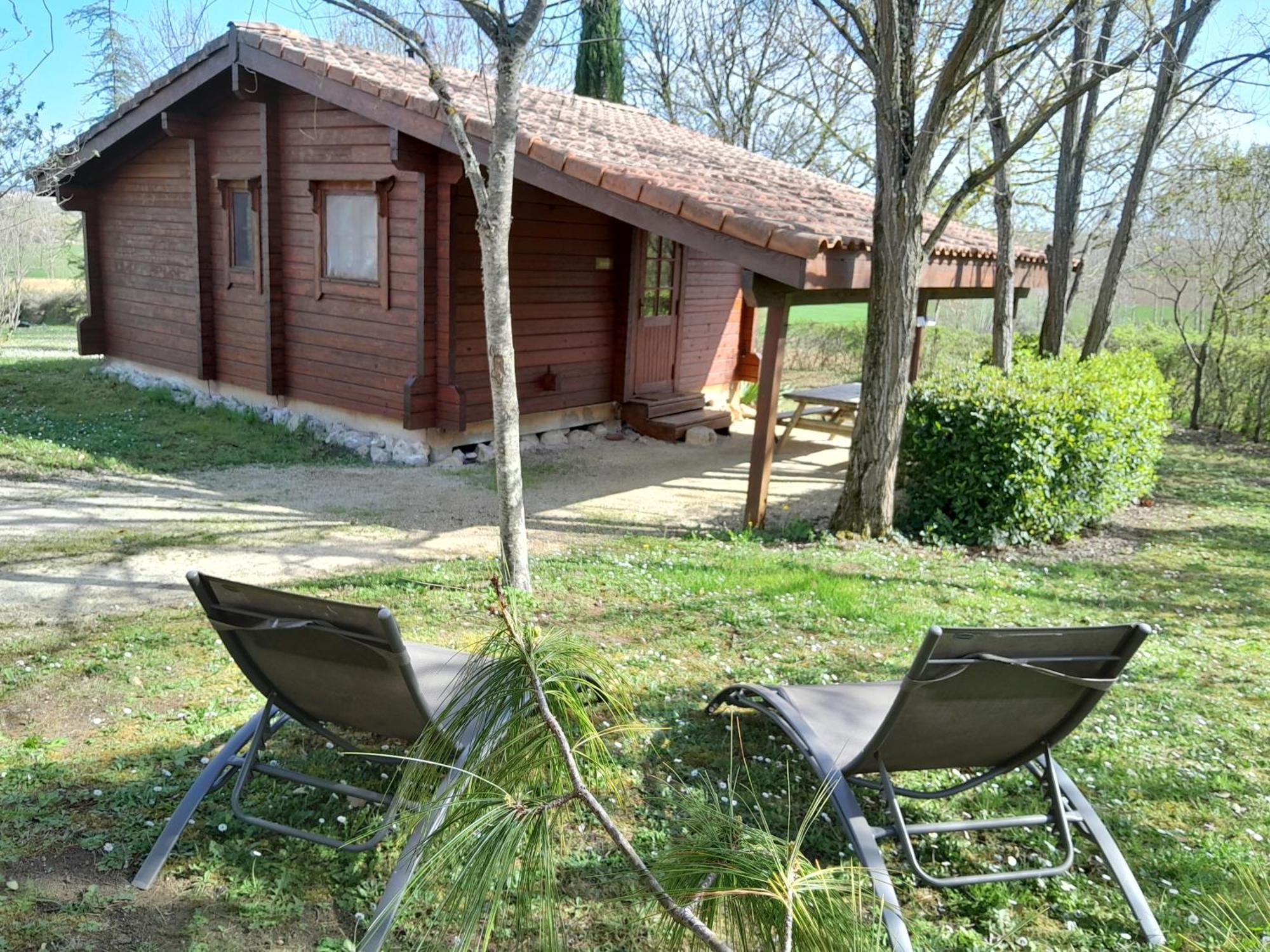 Les Chalets De Grazimis Condom Buitenkant foto